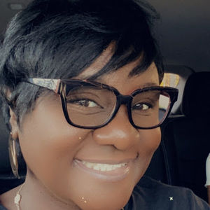 Meet your Posher, Kenia